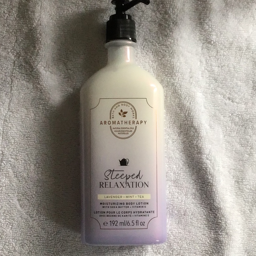 Bath & Body Works Aromatherapy Relaxation, Lavender, mint & tea moisturizer